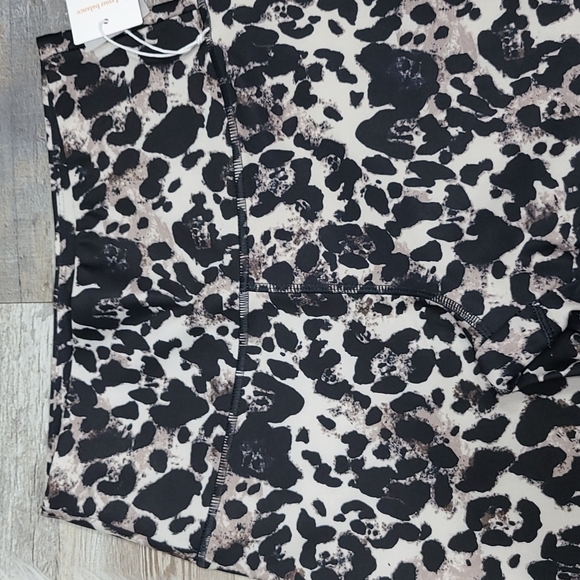 Balance Collection Leopard Set - Picture 5 of 8